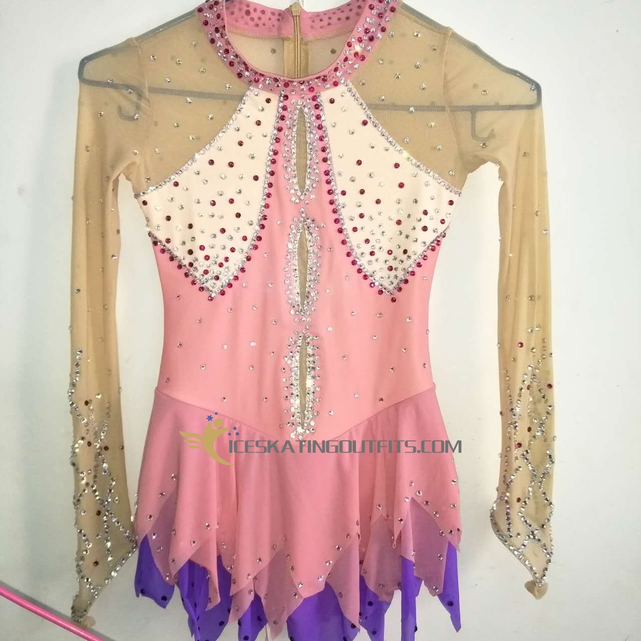 figure skating sweatshirt B86