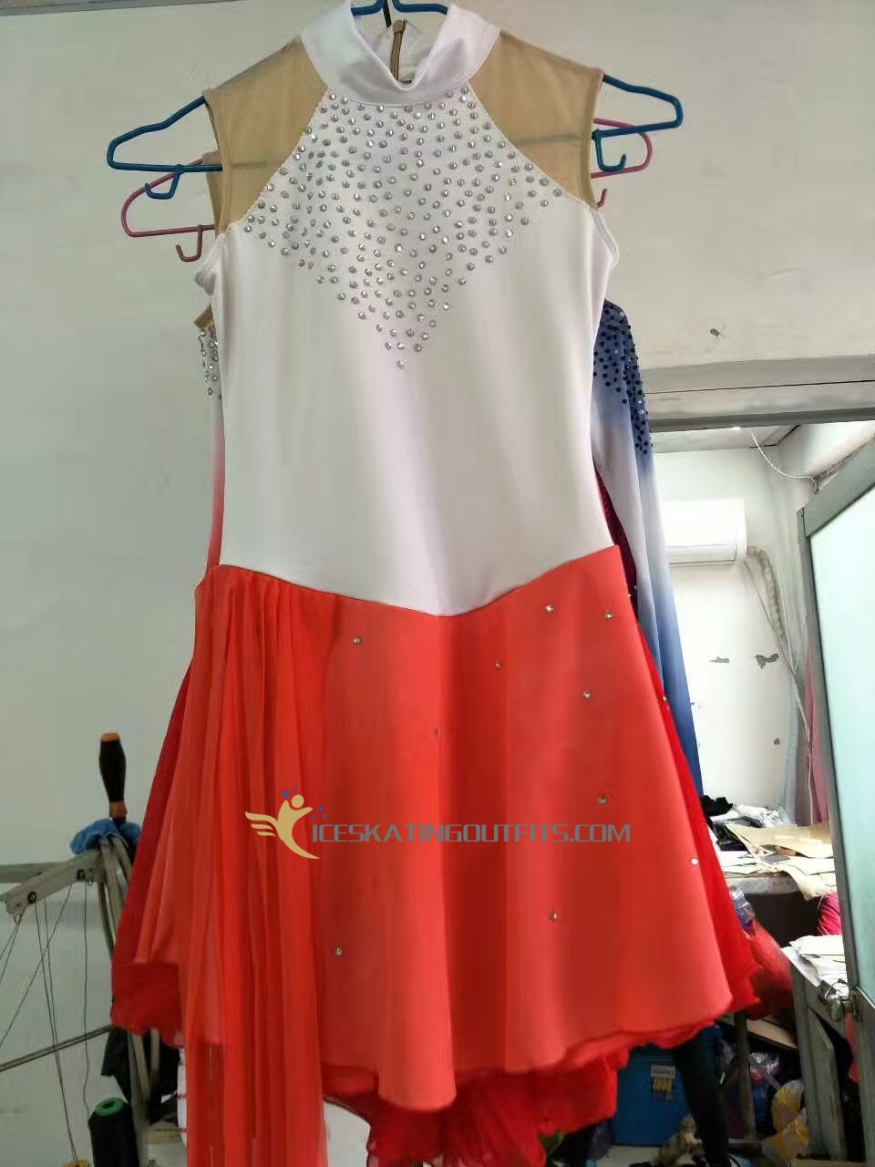 women white red white red red figure skating costumes B76